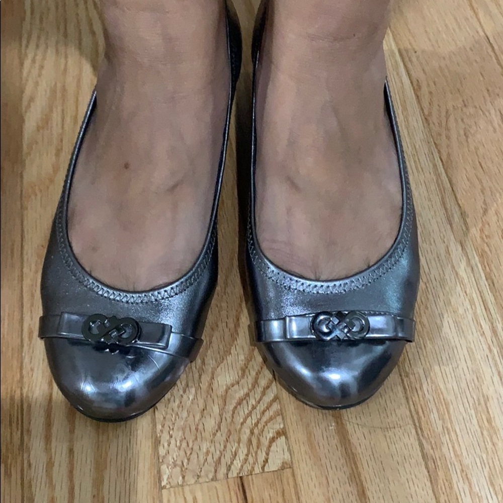 Shoes - Picture 4 of 6
